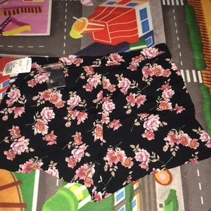 Cute floral print shorts